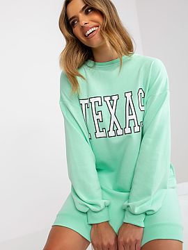 Bluza Ex Moda  O bluză lungă de damă în stil casual este o propunere ideală pentru ziua de zi, comodă, practică și stilată. Realizată dintr-o ame