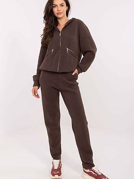 set MBM  Acest set casual de damă este o propunere ideală pentru zilele mai reci, stilat, confortabil și plăcut la purtat. Realizat dintr-o amest