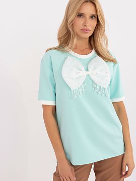 Bluzka Lakerta  Bluza elegantă pentru femei creată pentru stiluri elegante și profesionale la locul de muncă și pentru ocazii speciale. Realizată dint