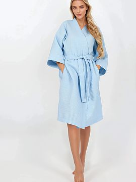 Cămaşă de noapte Momenti Per Me  Halat de damă cu o stilistică elegantă, confecționat dintr-un material piquet respirabil de înaltă calitate, certificat conform standa