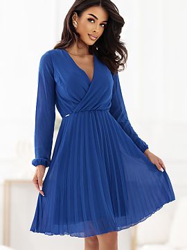 Rochie elegantă Numoco  Rochia elegantă Isabelle este o propunere feminină pentru multe ocazii. Decolteul tip plic în formă de V subliniază delicat bustul, iar