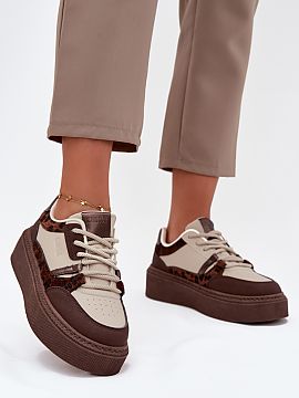 Pantofi de sport Step in style  Sneakers damă de la Big Star. Confecționate din piele ecologică, plasate pe o platformă care adaugă înălțime și subțiază silueta.