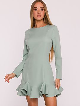 Rochie elegantă Moe  Rochia subtilă și feminină, croită dintr-un material neted cu finisaj mat, este o propunere perfectă pentru multe ocazii. Forma simplă