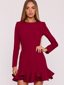 Rochie elegantă Moe  Rochia subtilă și feminină, confecționată dintr-un material neted cu finisaj mat, este o propunere excelentă pentru multe ocazii. Form