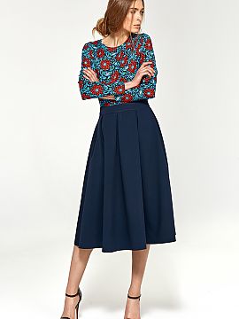 Fustă Nife  Fusta clos midi cu pliuri este o alegere excelenta pentru orice ocazie! Modelul are buzunare ascunse în cusăturile laterale. Fusta are o l