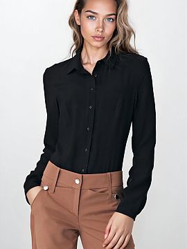 Corset Nife  Cămașa clasică body este un must-have fără îndoială în stilurile soft-office. Materialul plăcut la atingere, din 100% viscoză, ofe