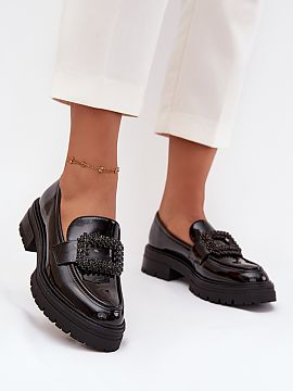 Mocasini Step in style  Mocasini de damă din piele ecologică sunt o propunere la modă și confortabilă pentru ziua de zi. Plasați pe o platformă cu toc plat, 