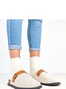 Papuci Solea  Papuci de damă confortabili, confecționați dintr-un material moale, cu vârful rotund practic și o platformă confortabilă cu înălți