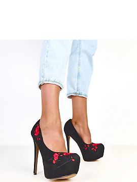 Pantofi cu toc subţire (stiletto) Solea