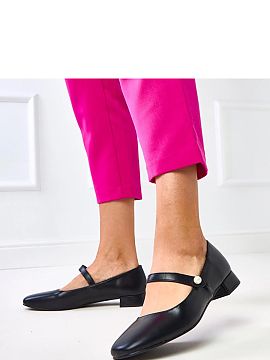 Pantofi cu toc Solea  Tocuri cu o curea decorativă cu perlă sunt un model elegant și subtil, care va adăuga farmec oricărei stilizări. Fabricate din piele e