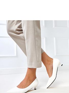 Pantofi cu toc simplu Solea  Tocurile joase sunt un model elegant și versatil, care se potrivesc atât la locul de muncă, cât și la ocazii speciale. Realizate din pi