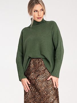 golf Figl  Pulover cu guler inalt tip golf, un model clasic si elegant realizat dintr-o tesatura cu un singur strat, care asigura confort si caldura. A