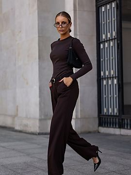 Pantaloni lungi IVON  Cauti pantaloni clasici, simpli, dar in continuare feminini? Alege pantalonii Fine, cu care vei putea crea multe stilizari pe tot parcursul 