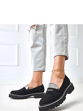 Mocasini Solea  Pantofi mocasini eleganți pentru femei realizați din piele ecologică moale și catifelată. Croială clasică cu vârful rotund capătă 