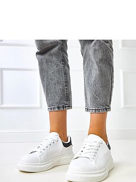 Pantofi de sport Solea  Pantofi sport eleganti cu un design redus, fabricați din piele ecologică de înaltă calitate. Vârful clasic rotund și șireturile asigu