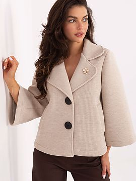 Palton Rue Paris  Un sacou scurt de damă cu un caracter elegant, ideal pentru sezonul de tranziție toamnă, iarnă și primăvară. Confecționat dintr-o am