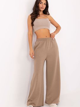 Pantaloni de trening Italy Moda  Pantaloni de damă de tip trening în stil casual, ideali pentru zi de zi și pentru relaxare acasă. Realizați dintr-un material moale de 