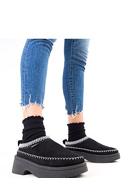 Papuci Solea  Papuci de damă purtați, cu broderie decorativă, combinând confortul cu un accent elegant. Realizate din piele ecologică de catifea, ara