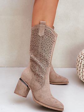 Cizme perforate Step in style  Cizmele de damă de la marca S.Barski. Partea superioară este fabricată dintr-un fin ecosemis, oferind încălțămintei eleganță și co