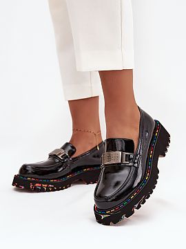 Mocasini Step in style  Mocasini damă de marcă Artiker, confecționați din piele naturală lucioasă, reprezintă o propunere elegantă pentru fiecare zi. Atenti