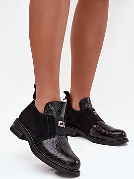 Botine Step in style  Botinele de damă de la marca Vinceza sunt o propunere elegantă și confortabilă, perfectă pentru zilele mai reci. Realizate dintr-o comb