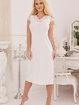 Cămaşă de noapte Kalimo  Fie ca momentul purtarii camasii de noapte Langu sa devina cea mai frumoasa clipa a zilei tale. Viskoza delicata precum adierea vantului te 