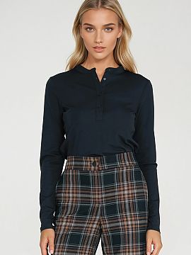 Bluză Nife  Bluza elegantă de damă cu croială fit care subliniază silueta. Realizată dintr-un material elastic cu spandex, care oferă confort și 