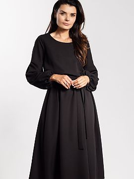 Rochie de zi awama  Rochia midi cu croială lejeră combină confortul cu eleganța. Elasticul în talie se potrivește siluetei, iar curea inclusă subliniază