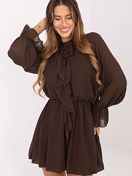 Rochie elegantă Rue Paris  Aceasta rochie cocktail roz cu fusta clos este o propunere pentru femeile care iubesc sa arate elegant si cu clasa. Realizata dintr-o combin