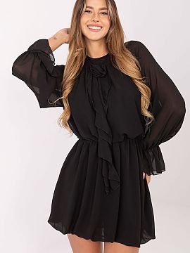 Rochie elegantă Rue Paris  Aceasta rochie de cocktail roz cu croi evazat este o propunere pentru femeile care iubesc să arate elegant și cu clasă. Realizată dintr-