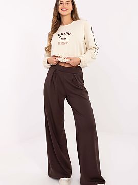 Pantaloni de trening Relevance  Pantaloni de trening stil palazzo, care combină confortul și eleganța în ținutele de zi cu zi. Realizați dintr-o amestec moale de visc