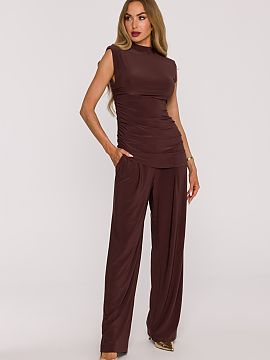 Completă Moe  Un set modern și elegant pentru femei, realizat dintr-un tricot neted, care este moale, elastic și extrem de confortabil de purtat. Aceast
