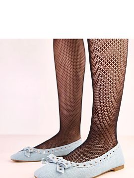 Balerinki Solea  Elegante și adorabilele balerini care combină un croi clasic cu detalii subtile și decorative. Realizate din material denim, acestea arat