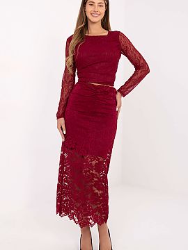 spódnica Italy Moda  Fustă din dantelă stilată și feminină, ideală atât pentru ziua de zi, cât și pentru ocaziile mai elegante. Realizată dintr-o amest