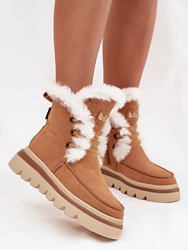 Cizme de zăpadă Step in style  Bocanci de zăpadă pentru femei de la Lee Cooper. Realizate din piele naturală de catifea. Modelul este plasat pe o talpă durabilă din m