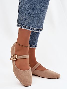 Balerinki Step in style  Balerini damă realizati din catifea eco moale. Modelul asezat pe un toc plat garanteaza confortul pe tot parcursul zilei, iar varful usor r