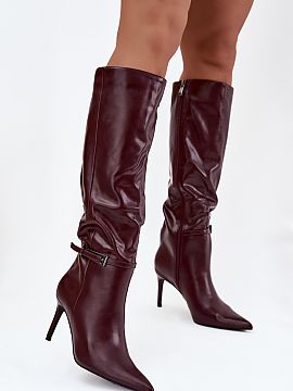 Cizme cu toc Step in style  Cizmele de damă din piele ecologică sunt o propunere pentru femeile care apreciază eleganța și stilul feminin. Modelul așezat pe un to