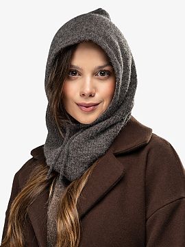 Balaclava awama  Îmbină confortul unei căciuli cu funcționalitatea unui cagul. A fost creată într-o fabrică de tricotaje poloneză dintr-un fir moale,