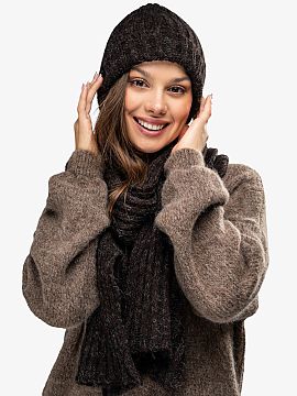 Căciulă awama  O căciulă caldă din mohair și lână. Un accesoriu pentru cei care apreciază simplitatea, moalețea și căldura reală. Fabricată în