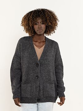 pulover cu fermoar awama  Cardiganul închis cu nasturi din lână cu croială basic. O propunere pentru femeile care apreciază simplitatea, moalețea și funcționa