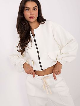 Bluză Factory Price  Bluza casual pentru femei este o combinație de confort și grație feminină. Realizată dintr-o combinație moale de bumbac și poliester,