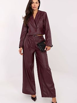 Sacou Italy Moda  Sacou casual de damă din piele ecologică, scurt, ideal pentru ținutele de zi cu zi. Realizat dintr-o combinație de poliester și poliure