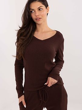 sweter Factory Price  Puloverul casual pentru femei este alegerea ideală pentru ocaziile de zi cu zi, când îți dorești confortul combinat cu eleganța simpl�