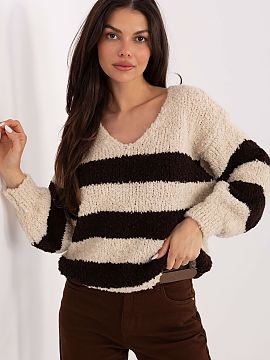 sweter Italy Moda  Puloverul supradimensionat pentru femei este o propunere ideală pentru ținutele zilnice cu un caracter casual. Croiala lejeră oferă libe