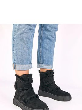 Botki Solea  Botinele cu blană sunt o combinație perfectă de confort, stil și funcționalitate pentru zilele mai reci. Realizate din piele ecologică