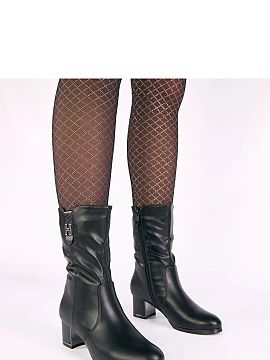 Cizme cu toc Solea  Botinele cu pietre decorative în partea de sus sunt o combinație de eleganță, strălucire subtilă și confort la purtare. Realizate din