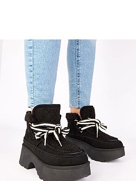 Cizme de zăpadă Solea  Cizme de zăpadă cu blăniță, legate pe o platformă înaltă, sunt încălțămintea ideală pentru zilele de iarnă, combinând stilul,