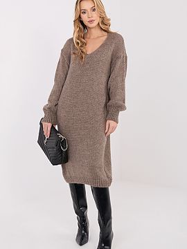 rochie de zi Factory Price  Rochie lejeră de tip pulover cu croială oversize, ideală pentru ziua de zi și pentru muncă. Realizată dintr-un material moale și plă