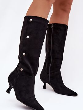 Cizme cu toc Step in style  Cizmele de damă din imitație de piele de catifea sunt un model elegant ideal pentru zilele mai reci. Închise cu fermoar, asigură o îmbr