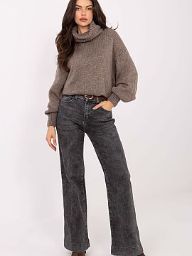 Jeanşi Factory Price  Jeansi drepti pentru femei sunt un model clasic în stil casual, ideal pentru ținutele de zi cu zi. Realizate dintr-o combinație de bumbac